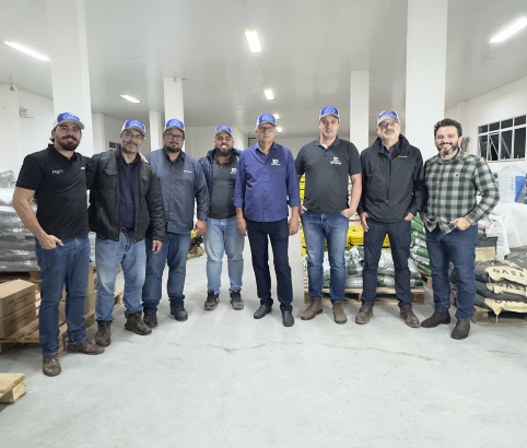 Equipe em visita técnica